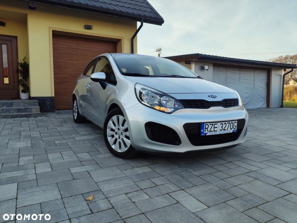 Kia Rio 1.4 L - 7