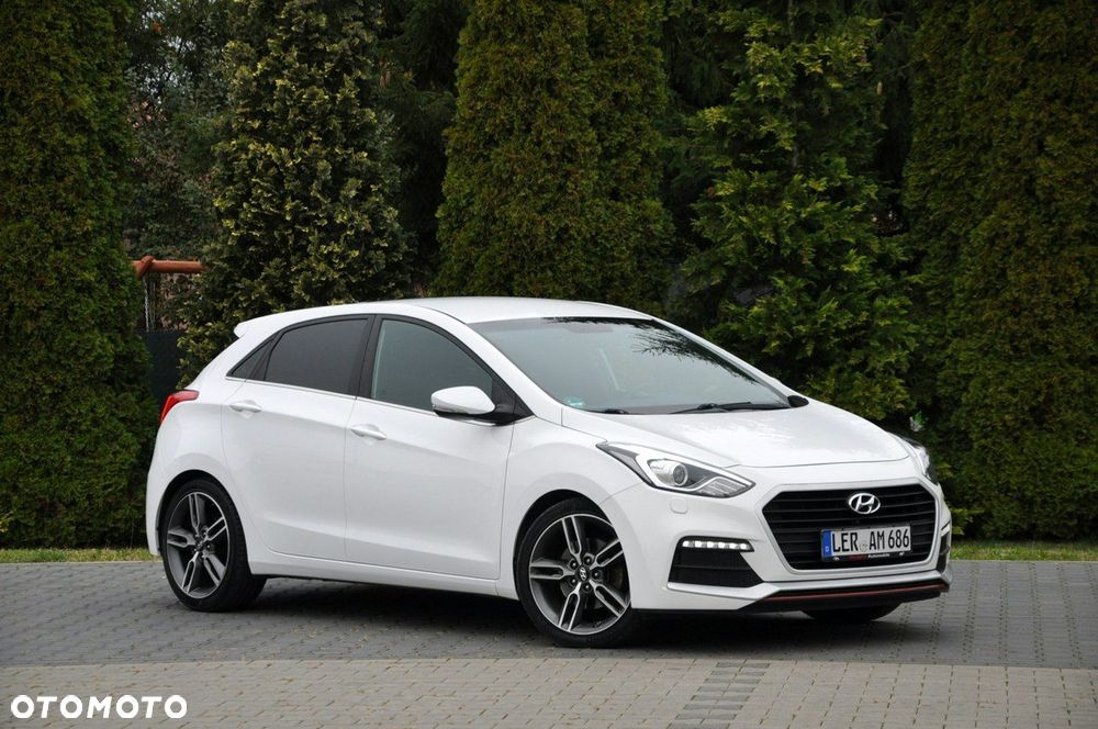 Hyundai i30 1.6 GDI Turbo Luxury - 3
