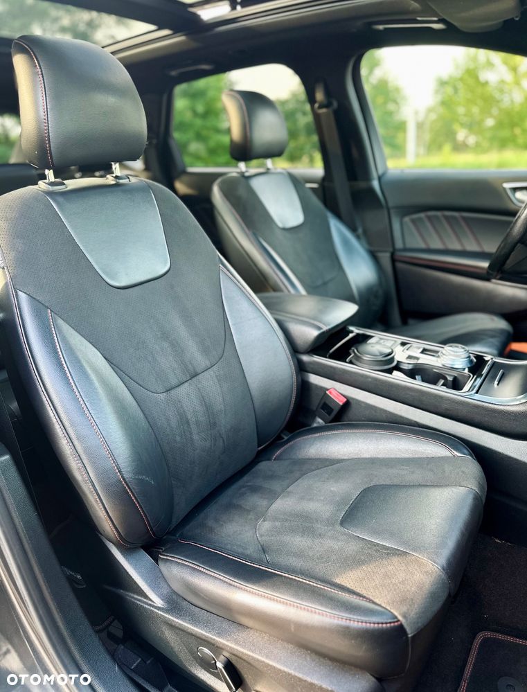 Ford Edge 2.0 EcoBlue Bi-Turbo 4x4 ST-LINE - 33