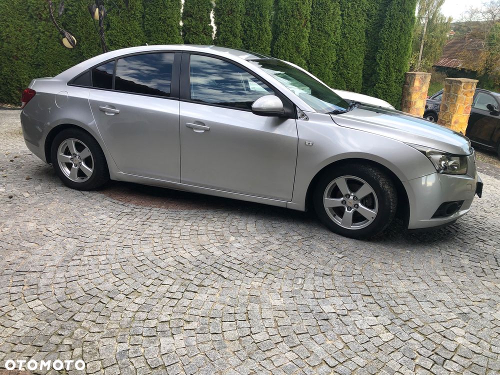 Chevrolet Cruze 1.8 LT+ - 4