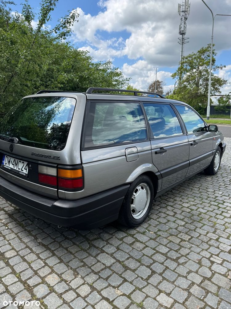 Volkswagen Passat 1.8 CL - 16