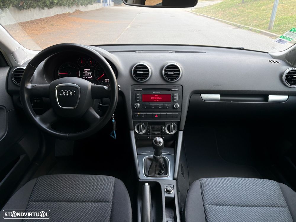 Audi A3 Sportback 1.6 TDI Attraction Business Line - 13