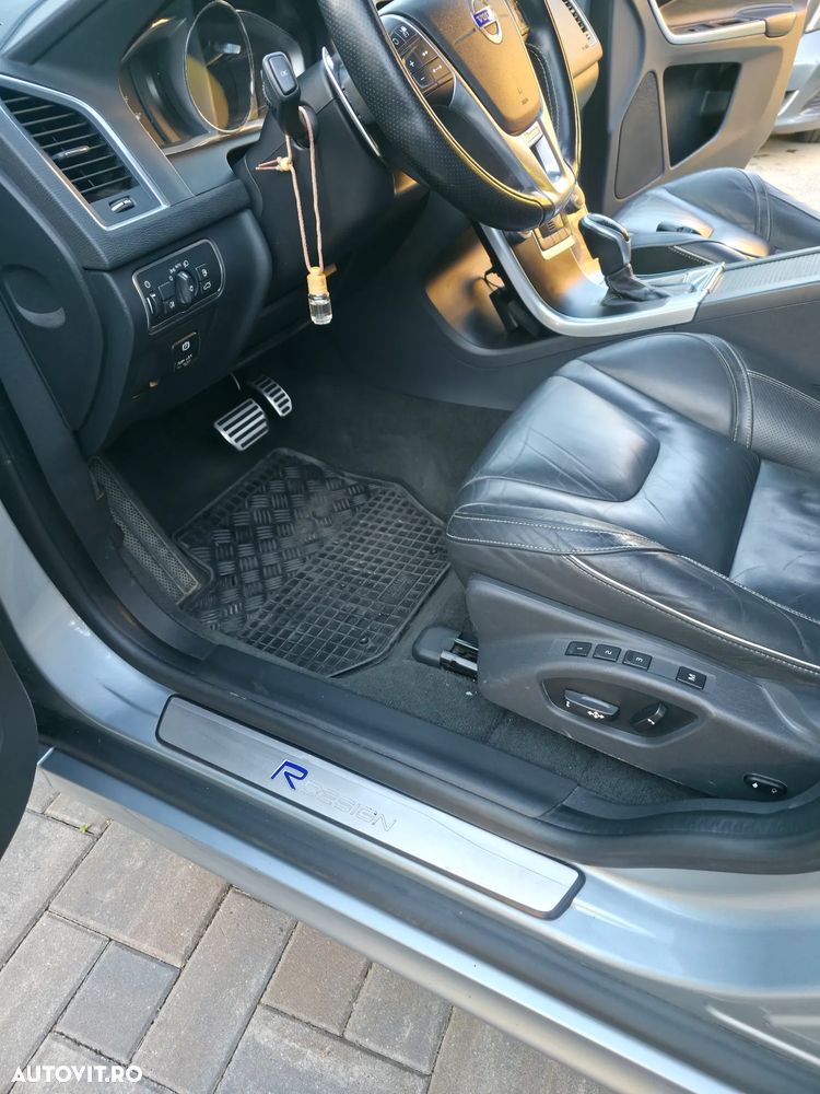 Volvo XC 60 D4 VEA Start-Stop R-Design - 4