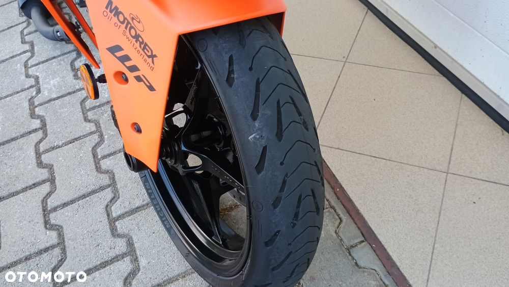 KTM RC 125 - 24