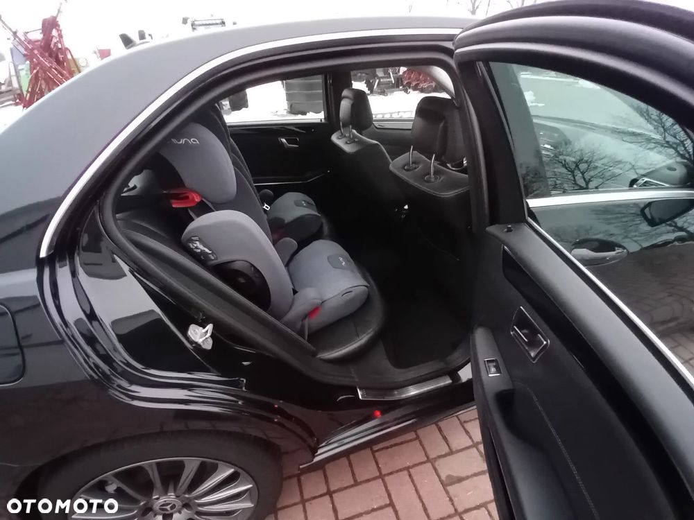 Mercedes-Benz Klasa E 200 CDI 7G-TRONIC Elegance - 13