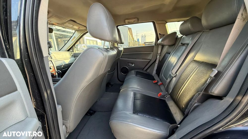Jeep Grand Cherokee - 16