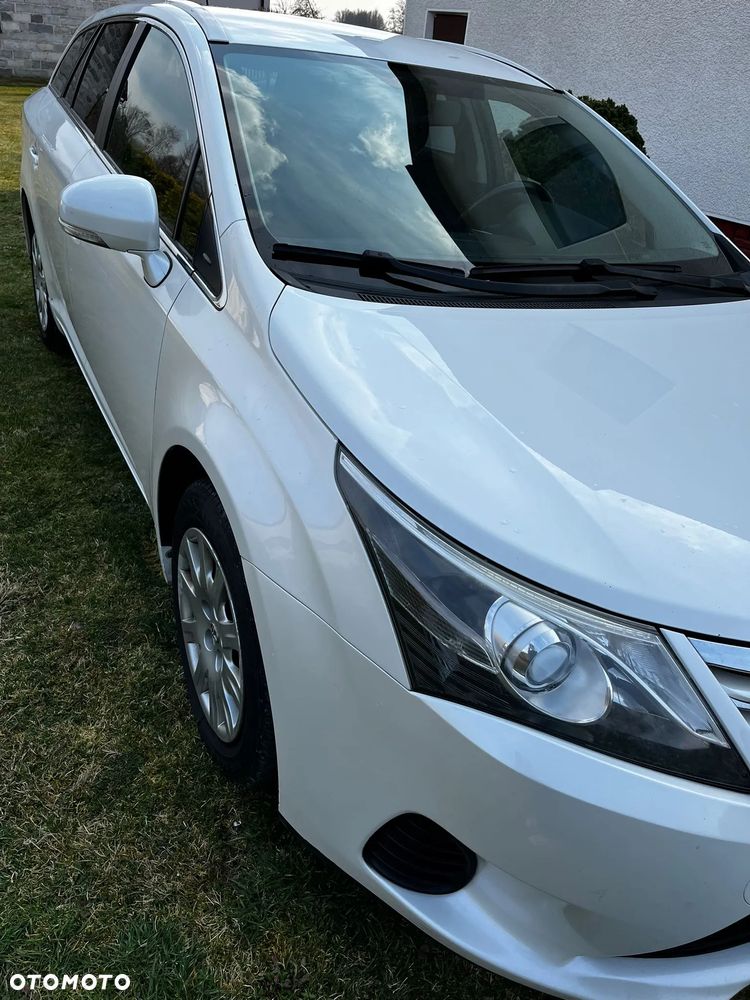 Toyota Avensis 2.0 D-4D Active - 11