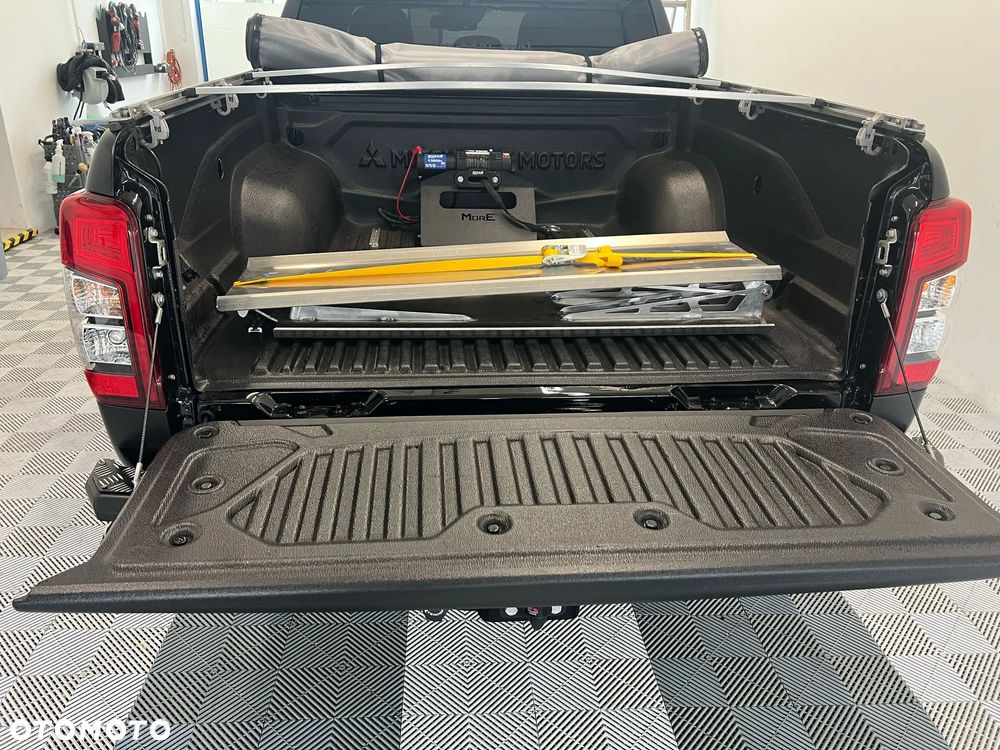 Mitsubishi L200 2.2 d DC Instyle Plus - 22