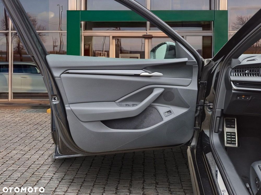 Skoda Superb 2.0 TSI Sportline DSG - 16