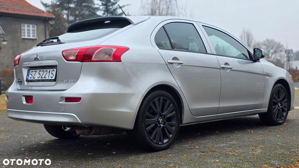 Mitsubishi Lancer 1.6 Invite - 4