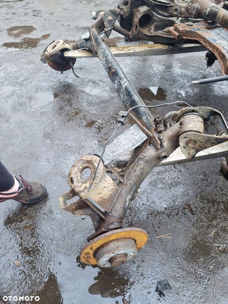 VOLKSWAGEN BORA 98-06 belka tylna zawieszenia tylnego * - 3