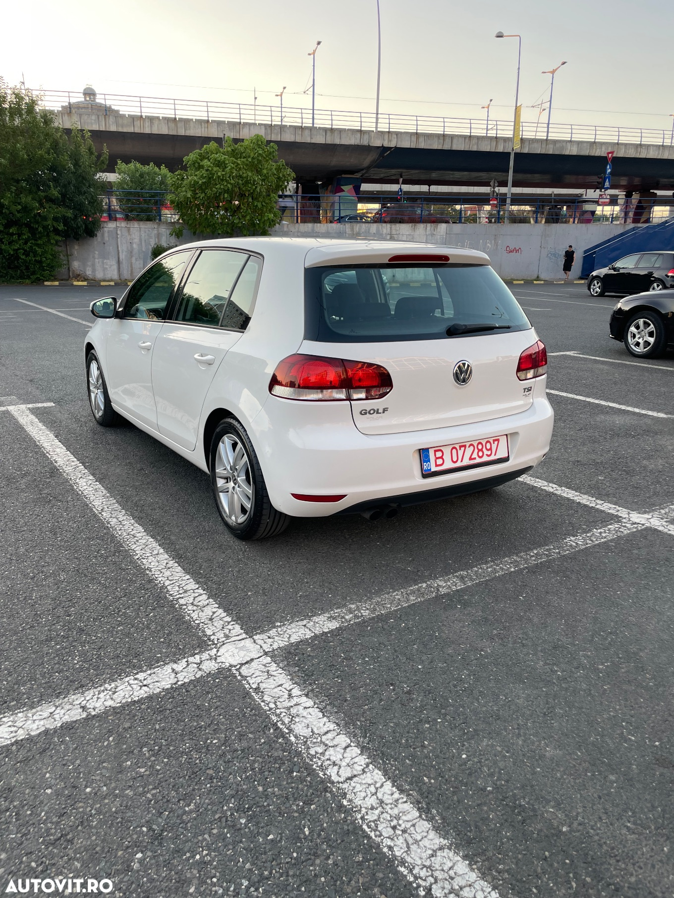 Volkswagen Golf 1.4 TSI Highline DSG - 4