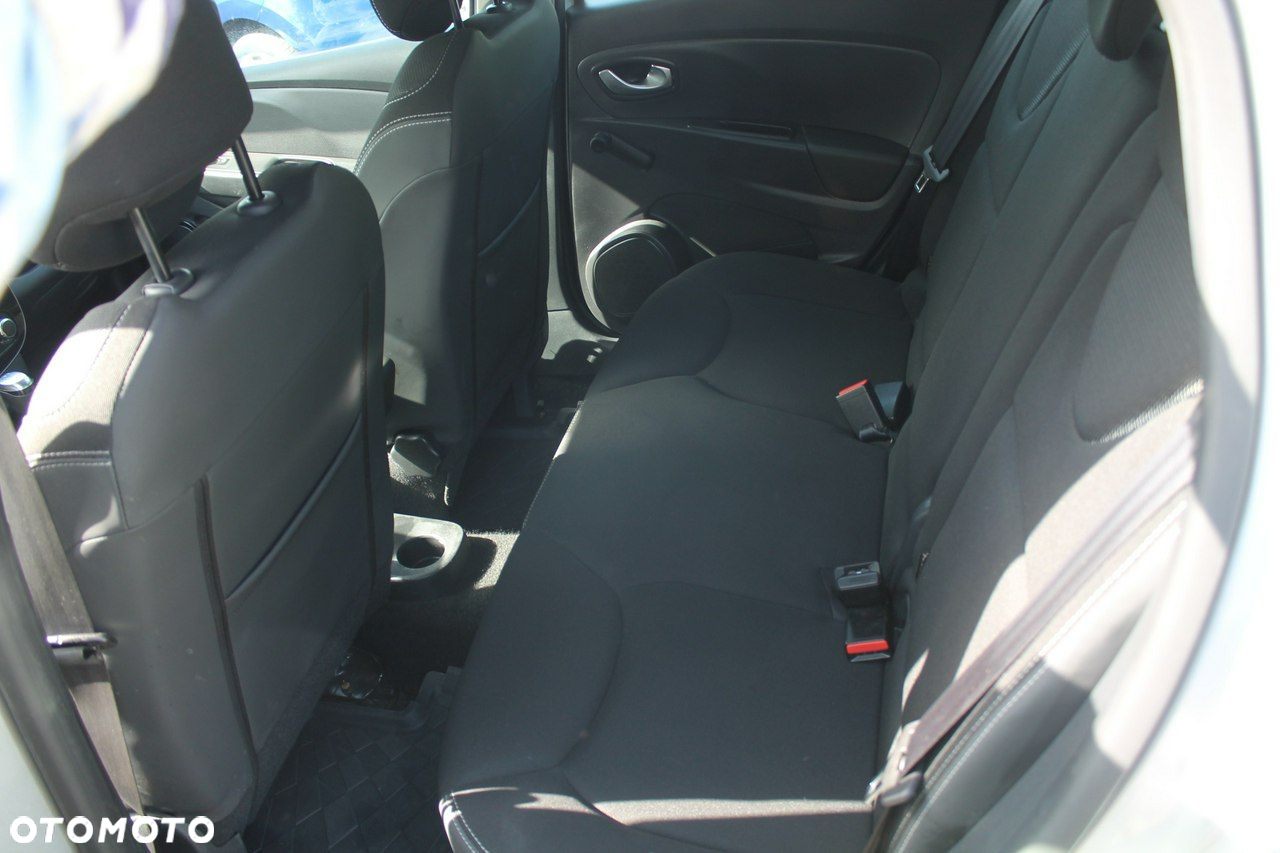 Renault Clio - 10