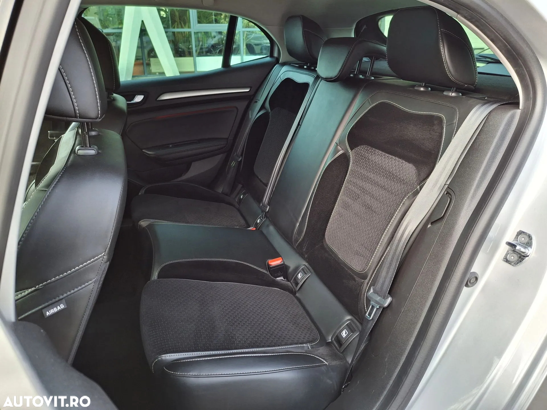 Renault Megane TCe 140 GPF EDC INTENS - 19