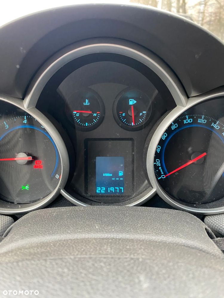 Chevrolet Cruze 1.6 - 4