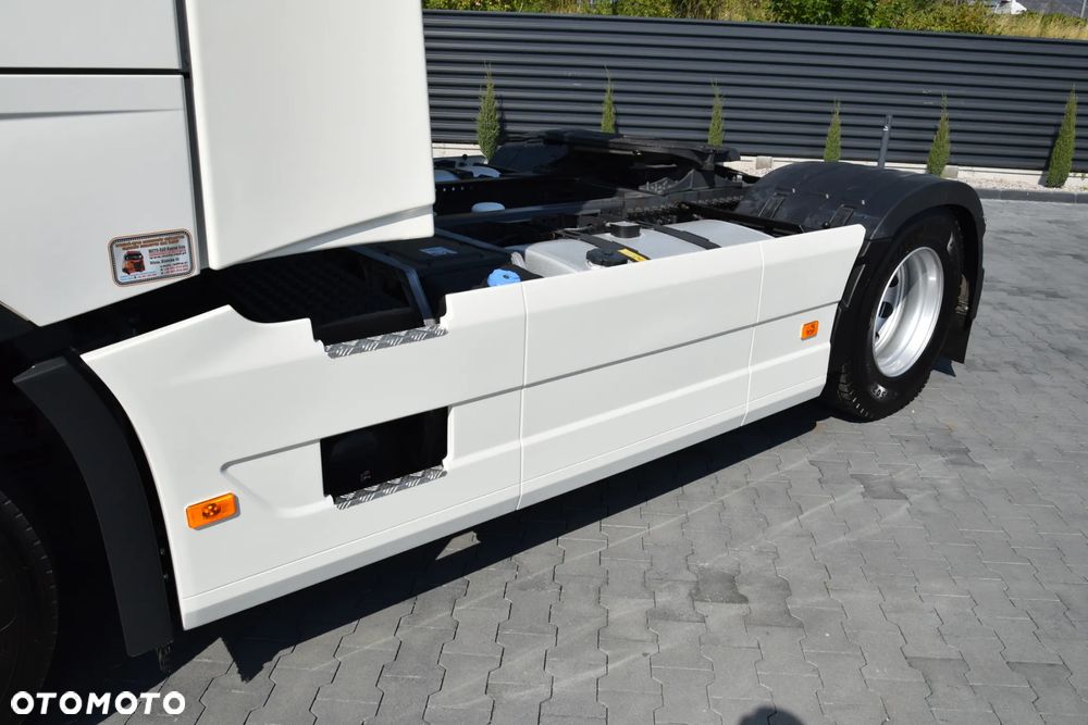 Volvo FH500 / EURO 6 / NOWY MODEL / KLIMATYZACJA POSTOJOWA / ACC / LEDY / 2 ZBIORNIKI PALIWA / FULL SPILERY / 2022 / SERWISOWANY / SPROWADZONY - 17