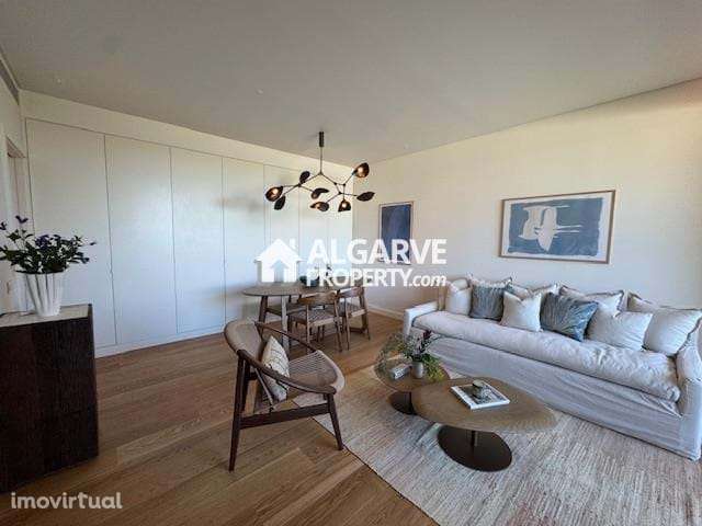Luxuoso apartamento T2 novo em frente à Praia de Quarteira, Algarve - Grande imagem: 3/32