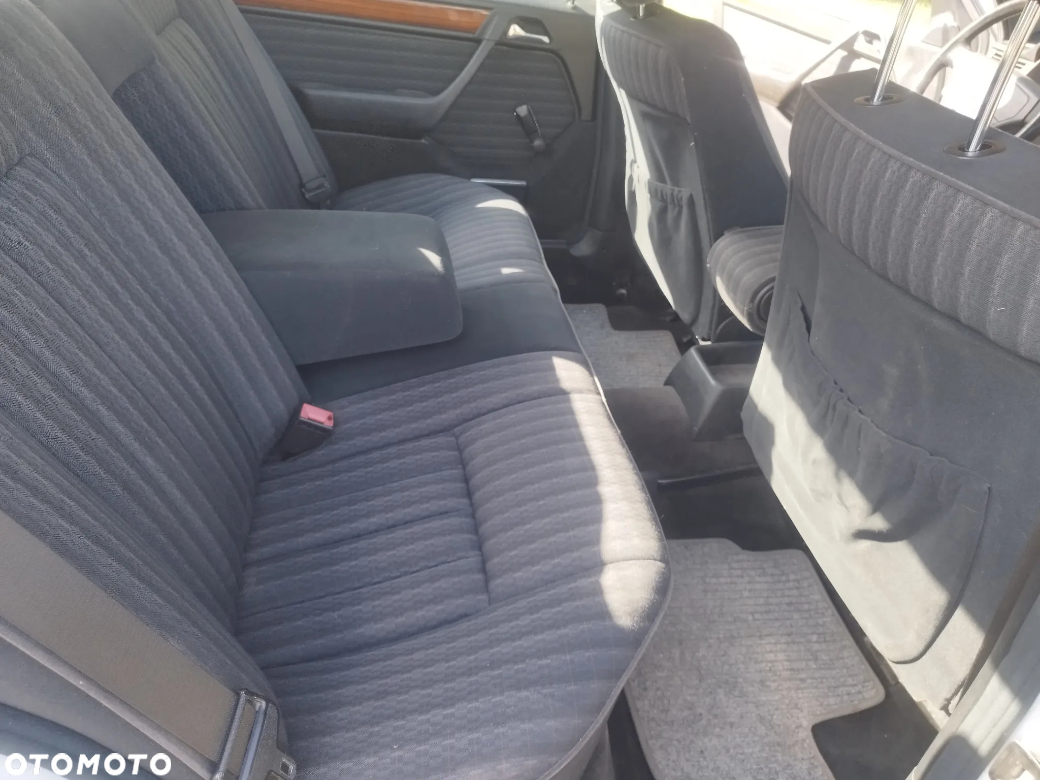 Mercedes-Benz W124 (1984-1993) - 21