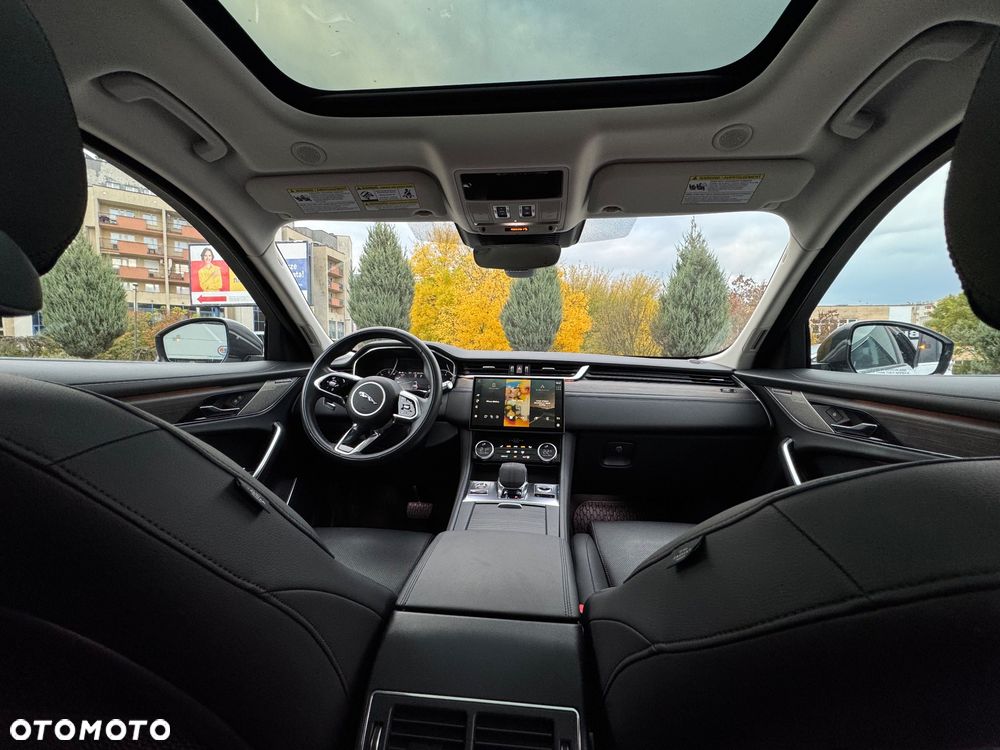Jaguar F-Pace P250 AWD SE - 10