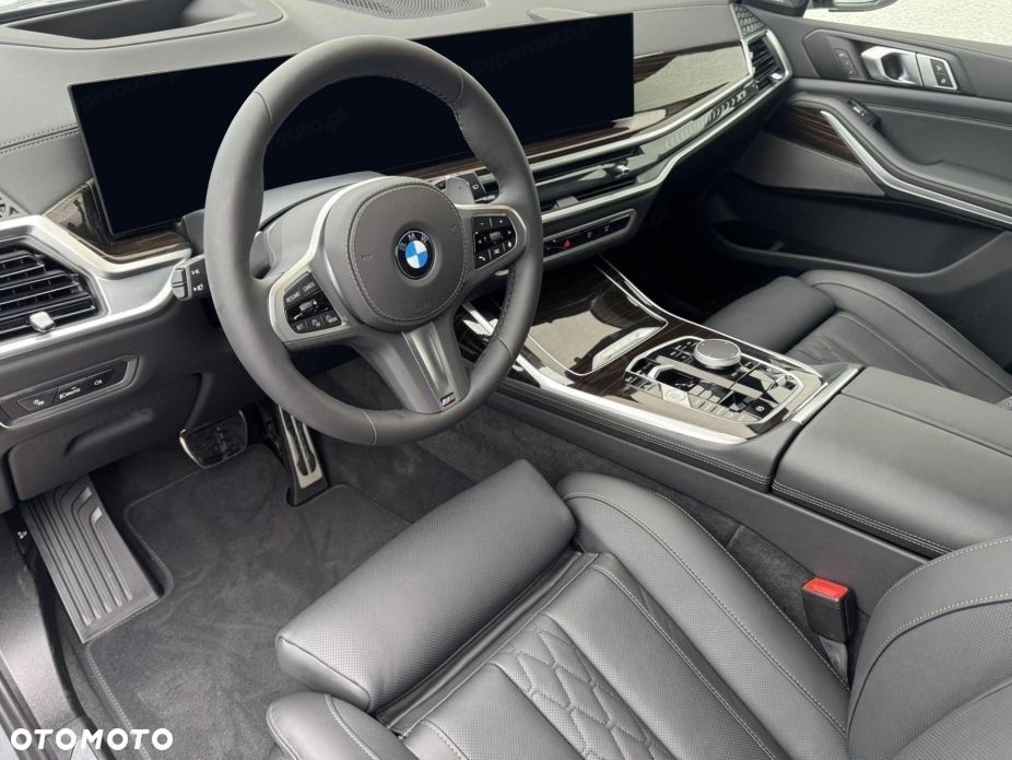 BMW X7 - 7