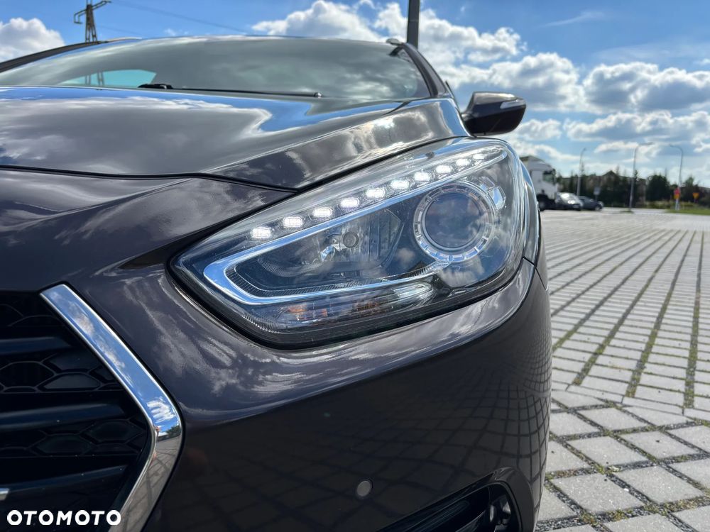 Hyundai i40 Kombi 1.7 CRDi Premium - 24