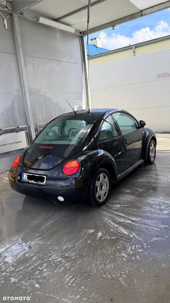 Volkswagen New Beetle - 1