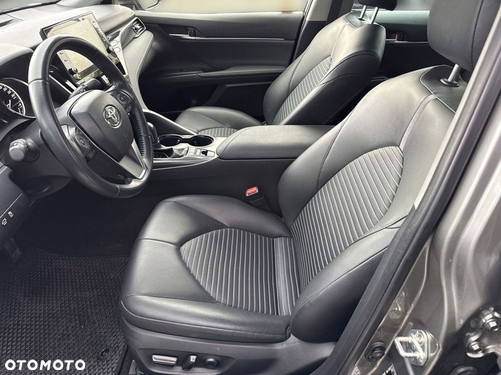 Toyota Camry 2.5 Hybrid Prestige CVT - 22
