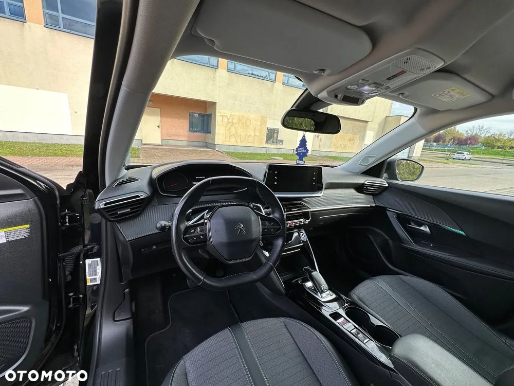 Peugeot 2008 BlueHDi 130 Allure S&S EAT8 - 27