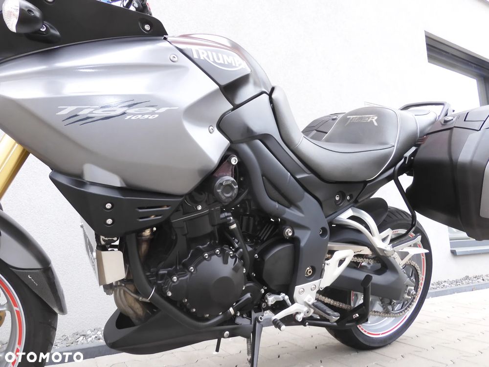 Triumph Tiger - 23
