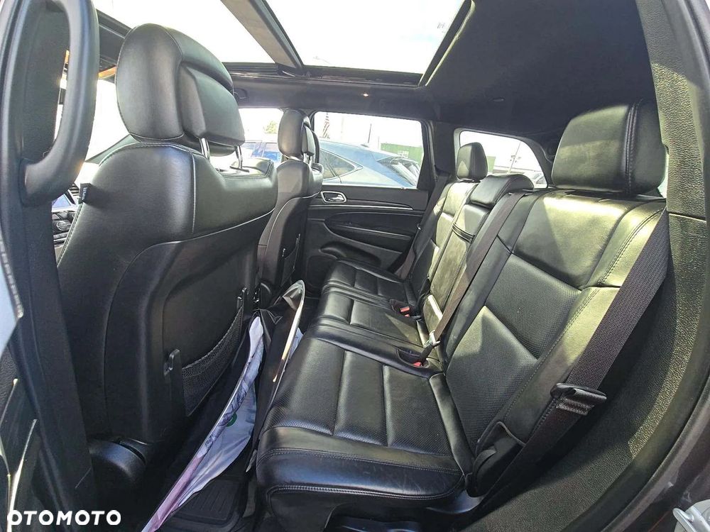 Jeep Grand Cherokee - 11
