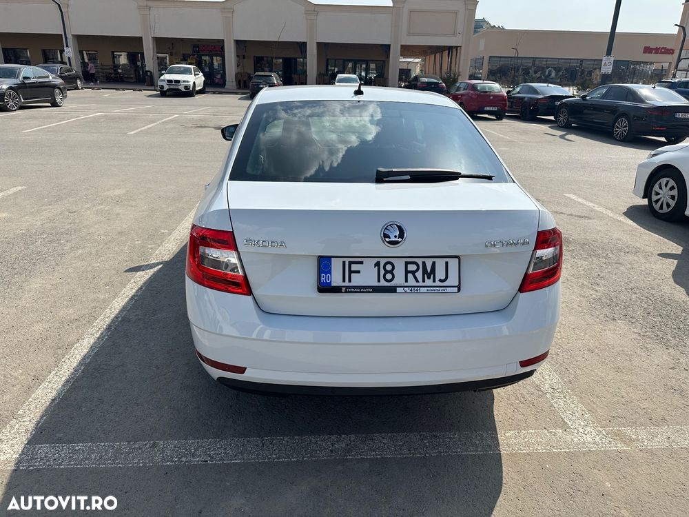 Skoda Octavia 1.6 TDI DSG Ambition - 5
