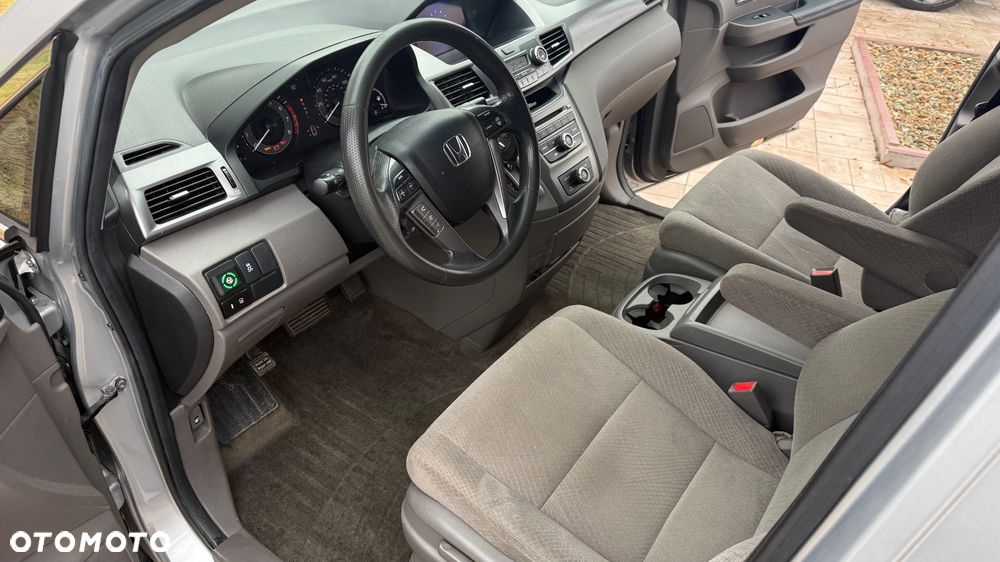 Honda Odyssey 3.5 LX - 17