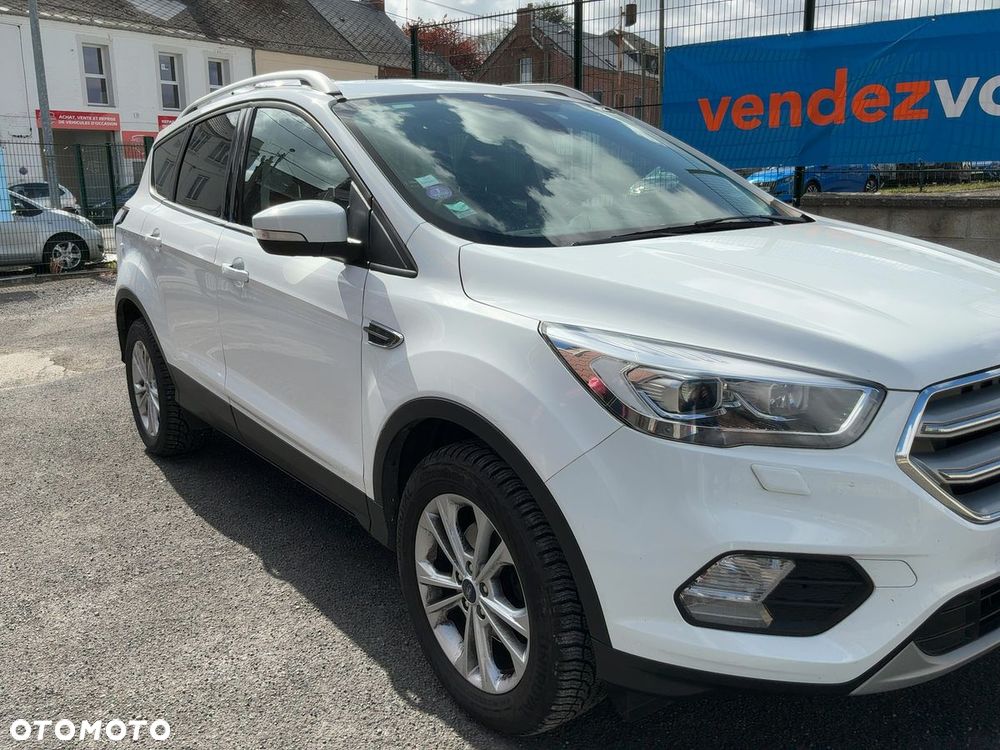 Ford Kuga 1.5 EcoBoost 2x4 Titanium - 2