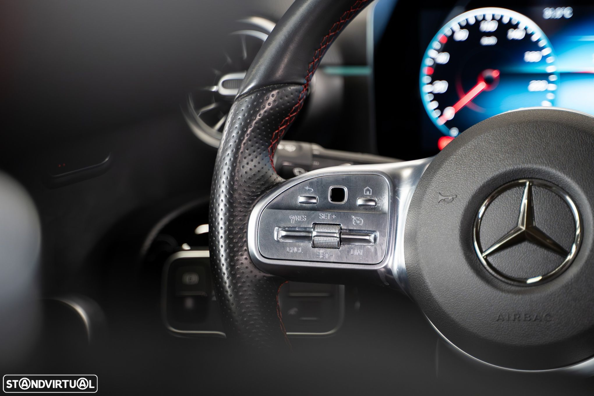 Mercedes-Benz A 250 Limousine e AMG Line - 20