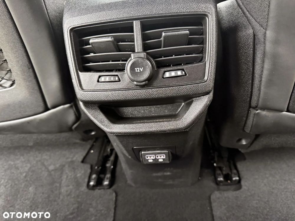 Peugeot 3008 Plug-In Hybrid 225 e-EAT8 GT - 17