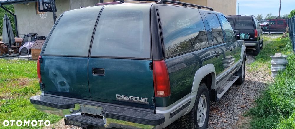 Chevrolet Suburban - 6