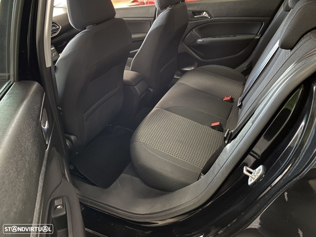 Peugeot 308 1.5 BlueHDi Style - 29