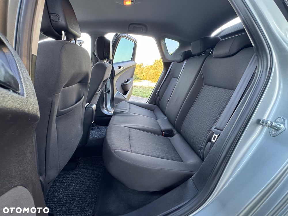Opel Astra 1.4 Turbo 150 Jahre - 32