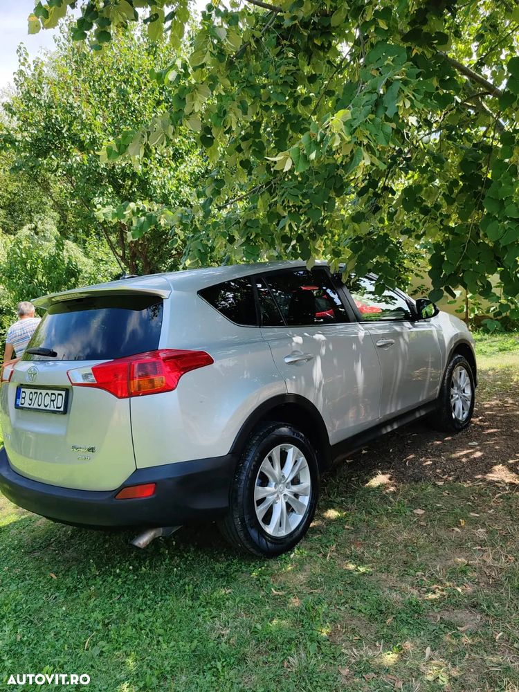 Toyota RAV4 2.2 D-4CAT 4WD Aut Luxury - 2