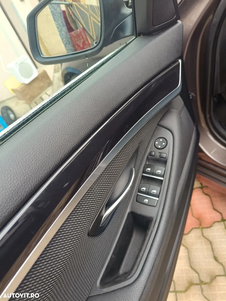 BMW Seria 5 520d Touring Luxury Line - 33