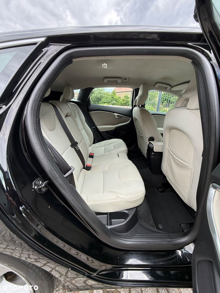 Volvo V40 D3 Geartronic Momentum - 19