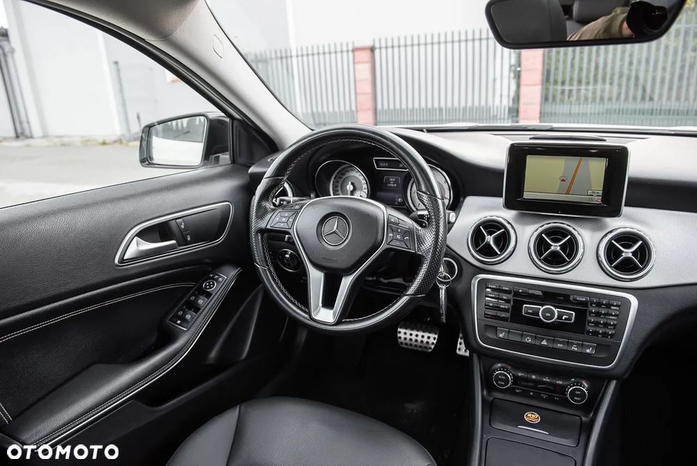 Mercedes-Benz GLA 220 d 4Matic 7G-DCT AMG Line - 29