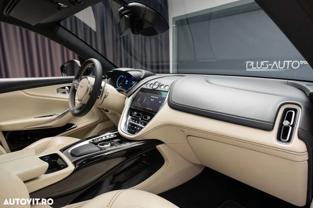 Aston Martin DBX - 17
