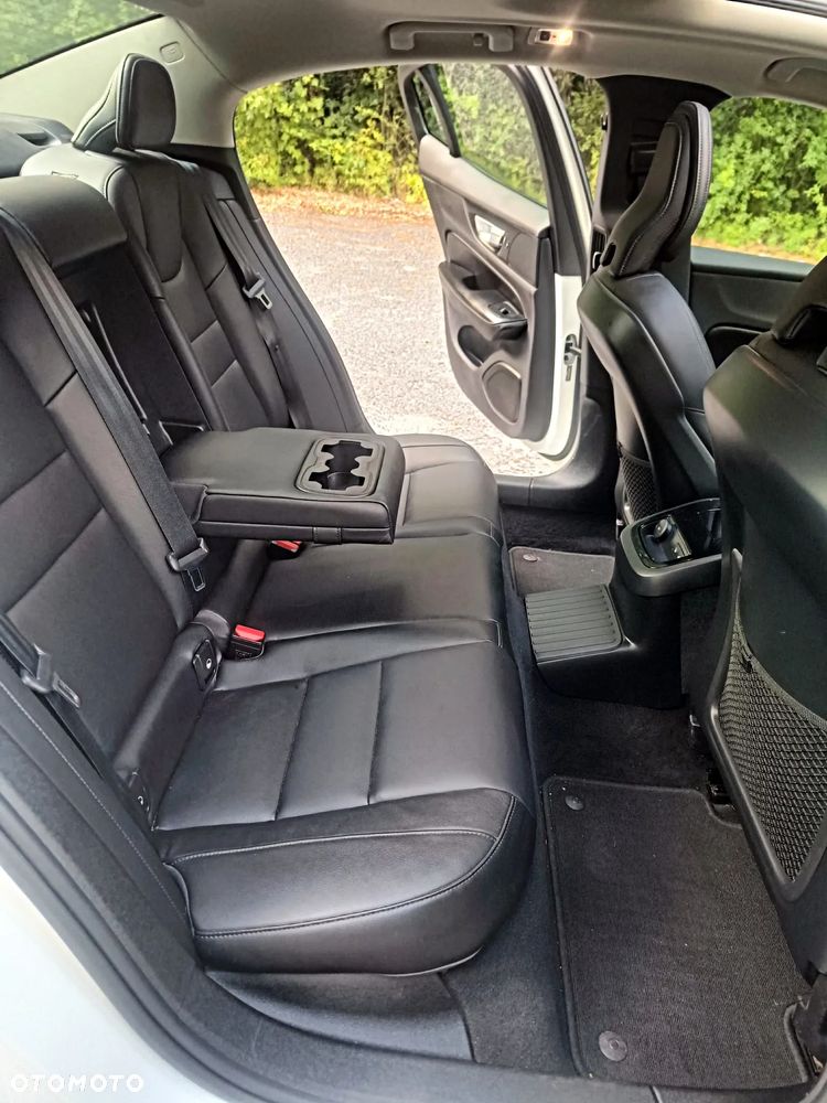 Volvo S60 T8 Recharge AWD Plus Dark - 28