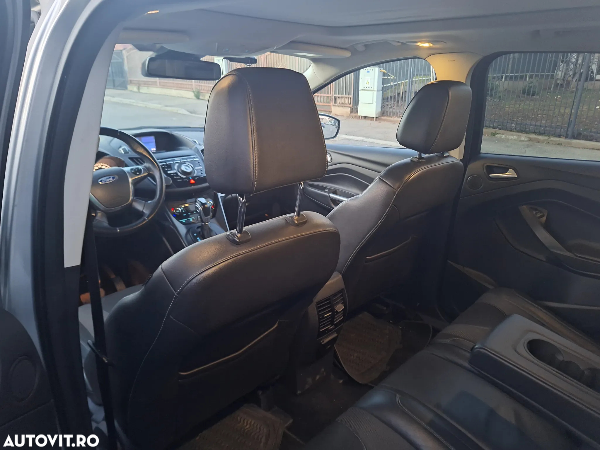 Ford Kuga 2.0 TDCi Powershift 4WD Titanium - 2