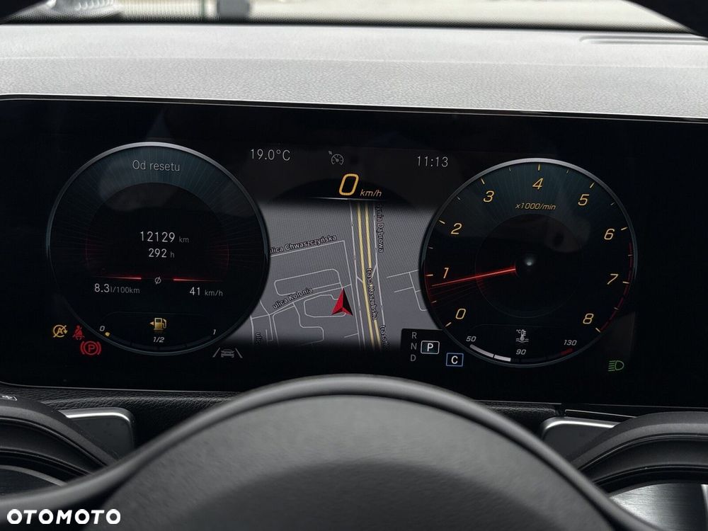 Mercedes-Benz GLB 200 7G-DCT - 17