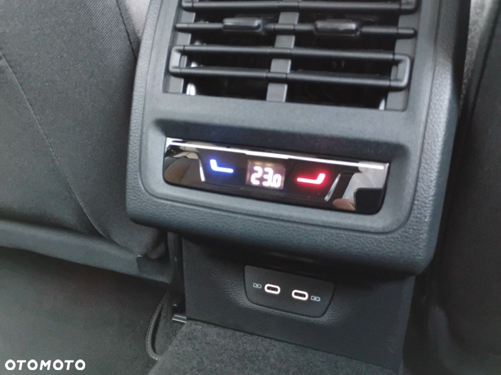 Volkswagen Golf 1.5 eTSI Style DSG - 20