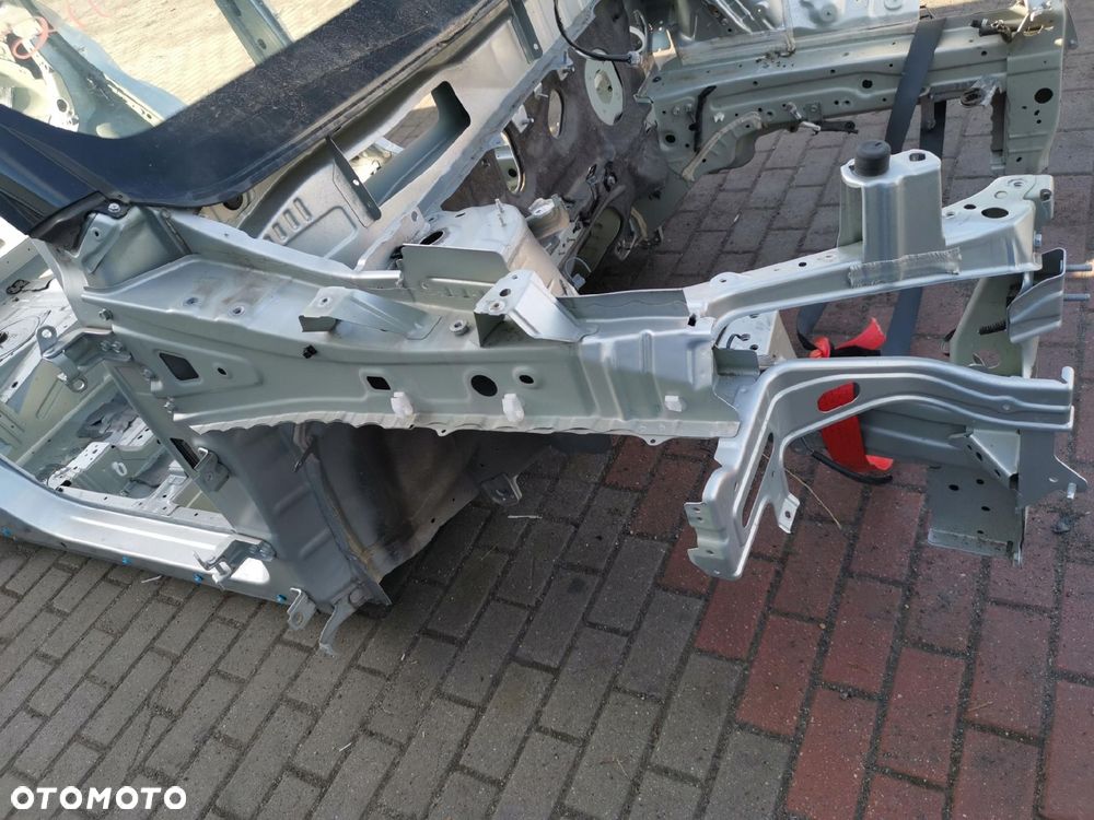 MITSUBISHI OUTLANDER IV 21 DACH ZWYKLY CWIARTKA USA - 11