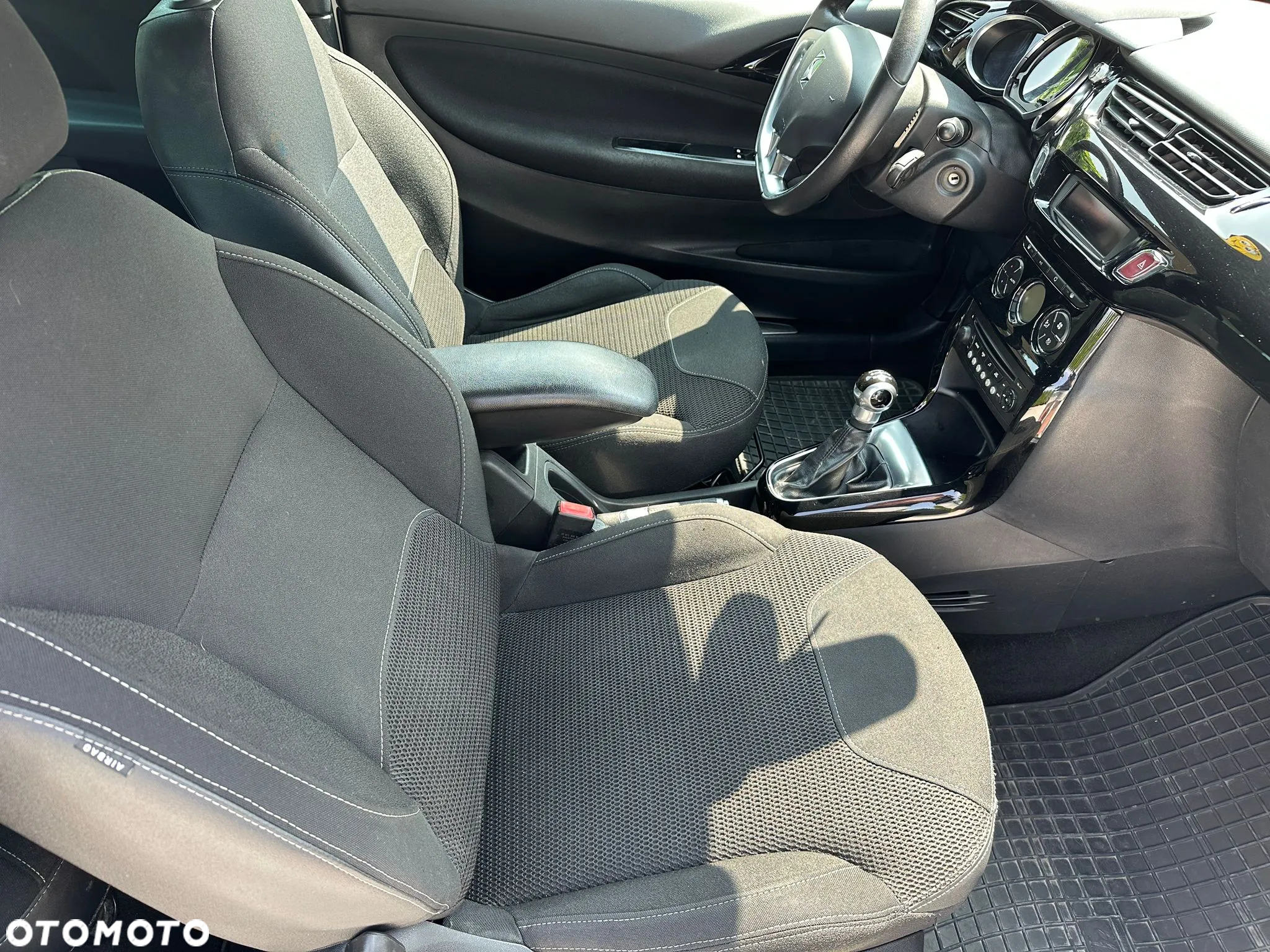 Citroën DS3 HDi 90 FAP SoChic - 15