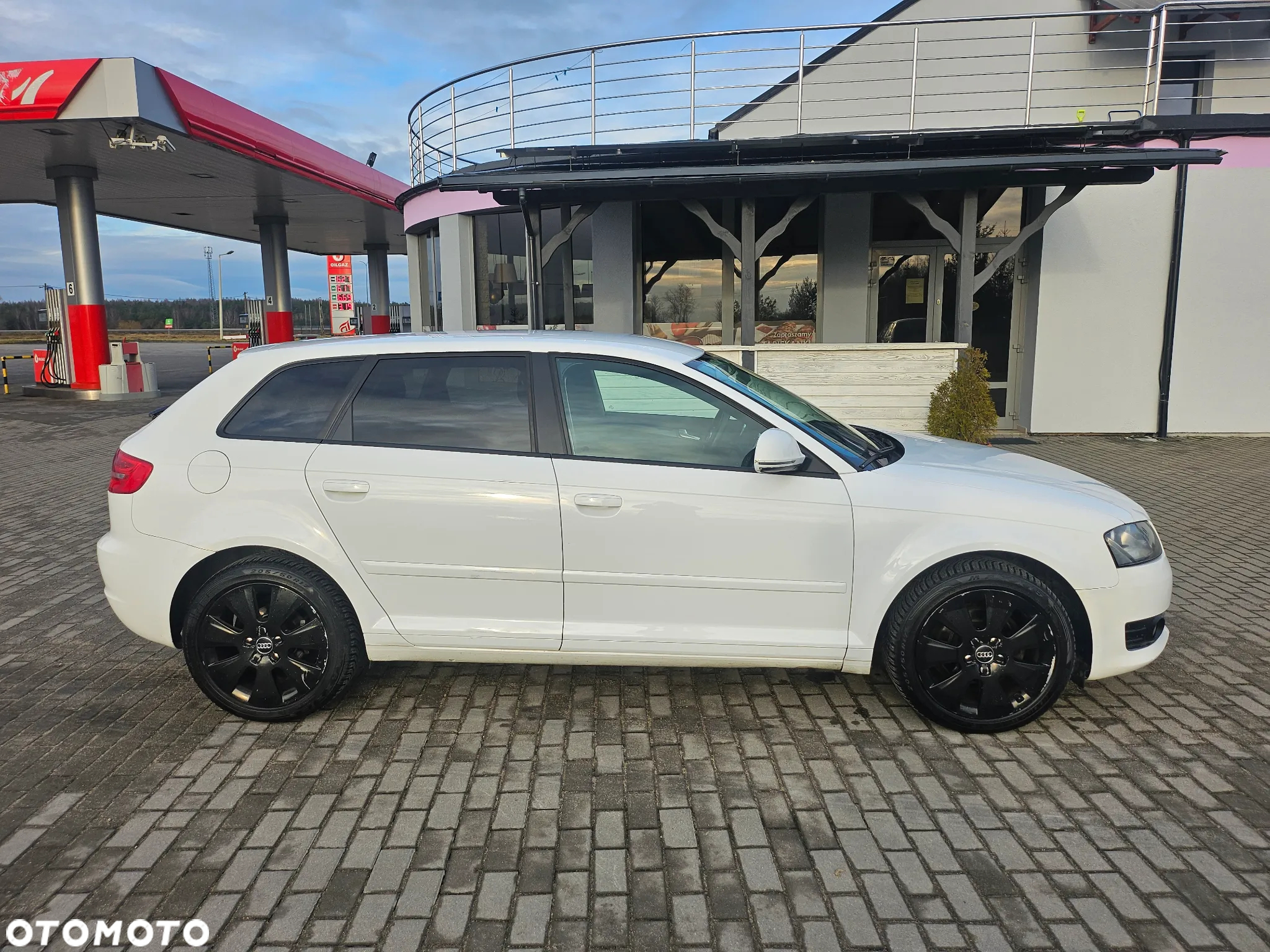 Audi A3 1.6 TDI Sportback DPF Ambiente - 3